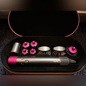 Dyson Airwrap with all attachments + additional curling barrels